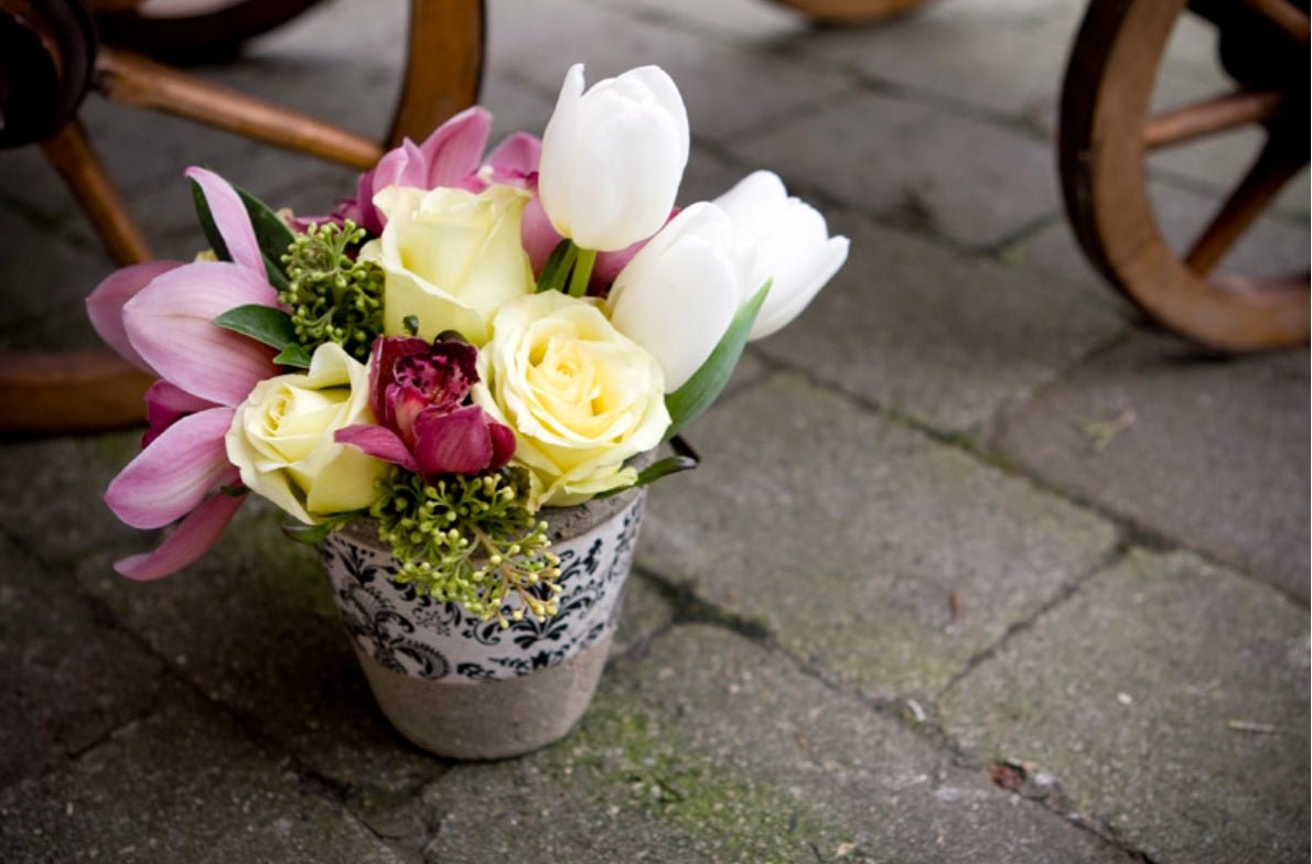 Roses Delivery Vancouver: Fresh, Elegant Bouquets Delivered Right to Your Door - Tooka Florist